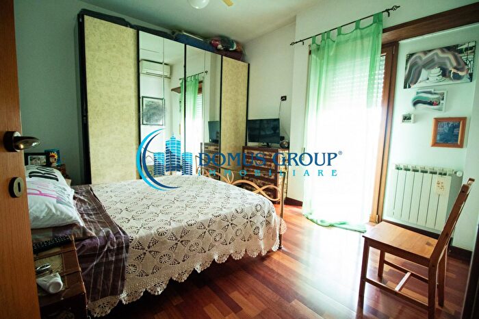 Appartamento trilocale in vendita in Via Limbiate, Roma