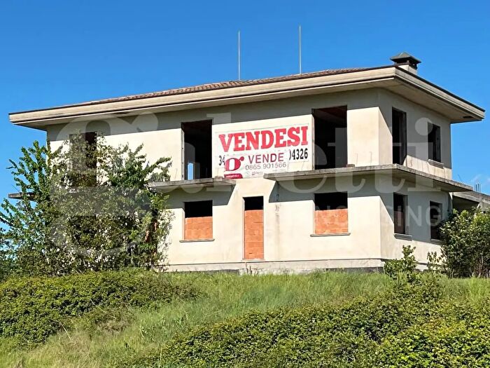 Casa con 8 locali in vendita in Località Formina Snc, Venafro