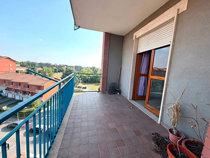 Appartamento con 6 locali in vendita in Strada Casalcermelli, Alessandria