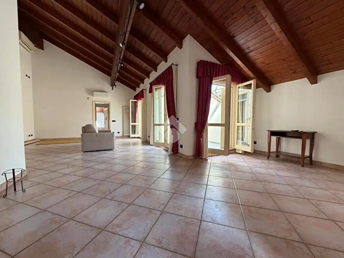 Appartamento quadrilocale in affitto in Via IV Novembre, Campegine