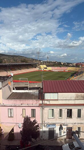 Appartamento trilocale in affitto in Via aGreco, Catanzaro