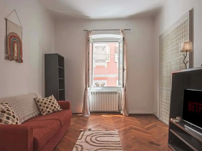 Appartamento monolocale in affitto in Via del Toro, Trieste