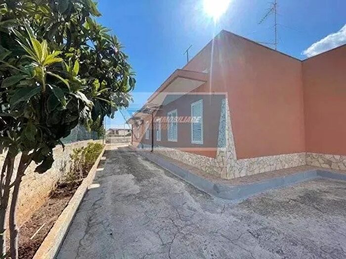 Casa quadrilocale in vendita in Melilli