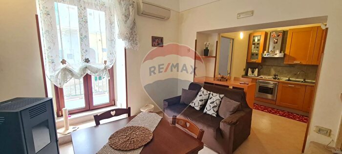 Appartamento con 7 locali in vendita in Via Domenico Antonio Spina, Vieste