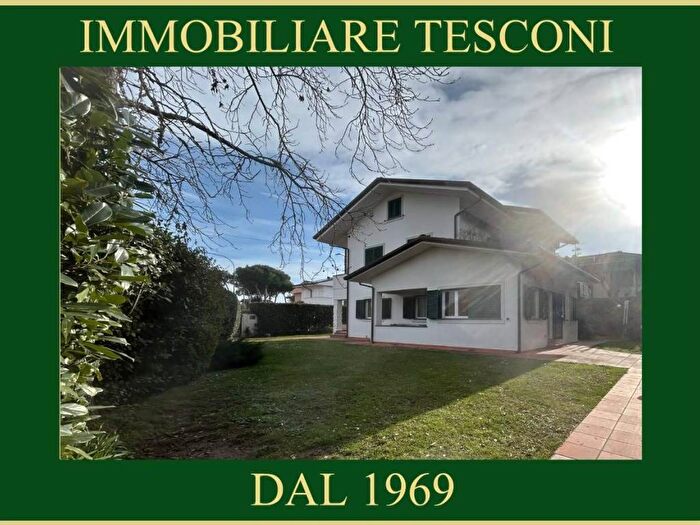 Appartamento con 6 locali in affitto in VIA SAN GIOVANNI BOSCO, Pietrasanta