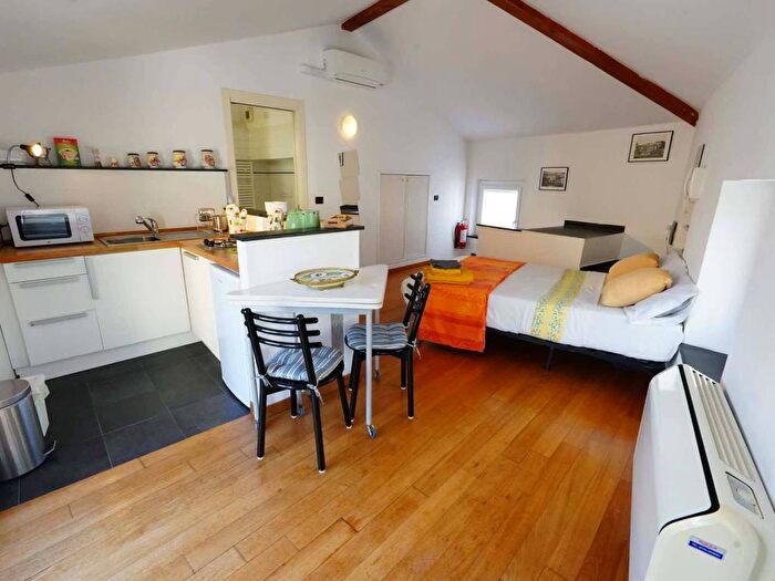 Appartamento monolocale in affitto in Vico Chiuso degli Eroi, Molo, Genova