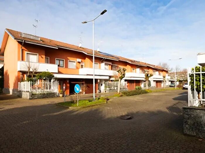 Case in Vendita e in Affitto - 2