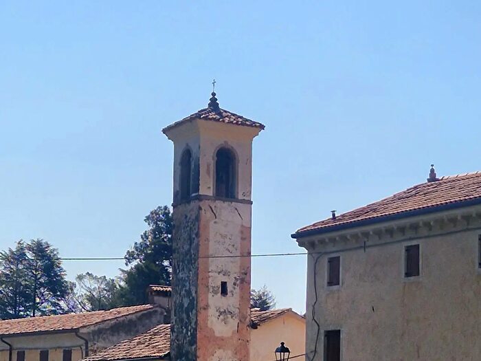 Casa con 5 locali in vendita in Follina