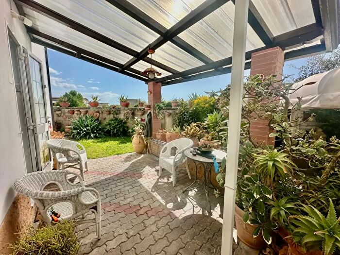 Casa quadrilocale in vendita in Massa