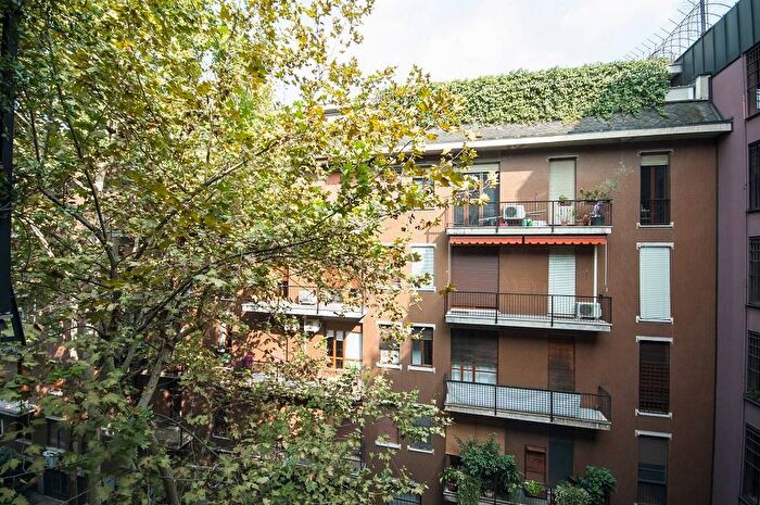 Appartamento trilocale in affitto in Piazzale Marengo, Lanza, Milano