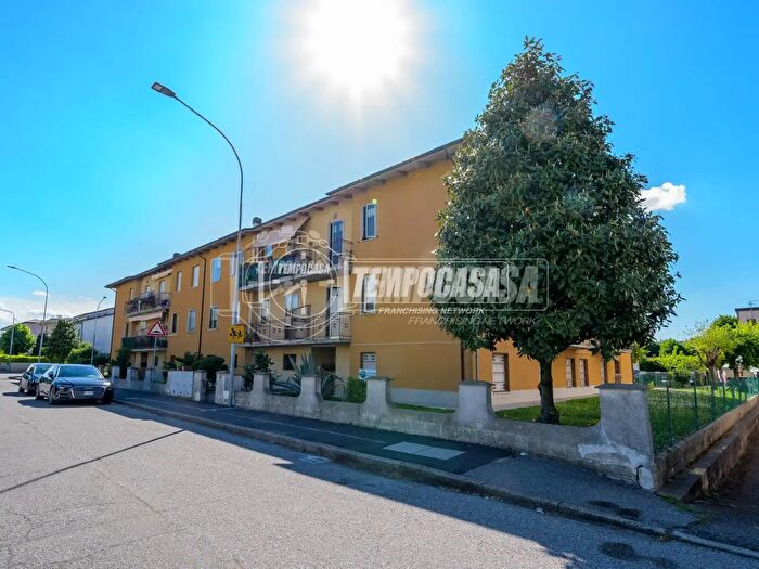 Appartamento quadrilocale in vendita in Via Boccaccio, Galliera
