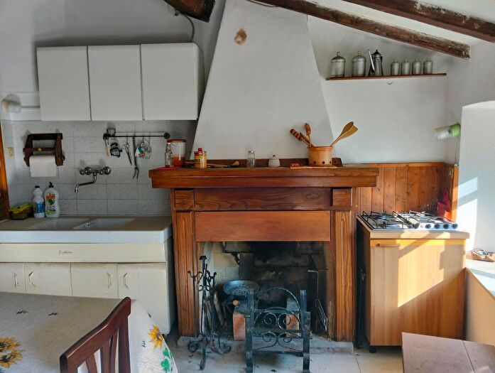 Casa con 5 locali in vendita in Fivizzano