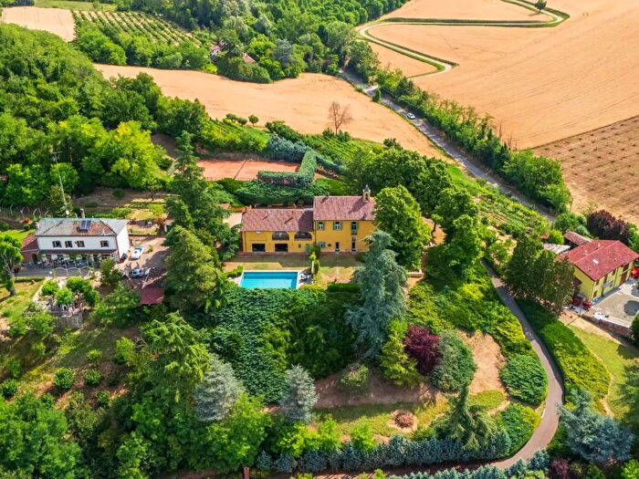 Casa con 6 locali in vendita in Strada Cerca, Alessandria