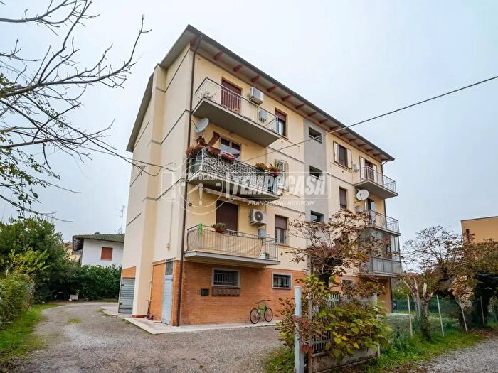 Appartamento trilocale in vendita in Via del Parco, Galliera