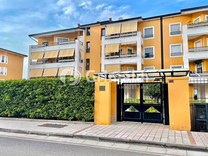 Appartamento trilocale in vendita in Via Toscana, Montecorvino Pugliano