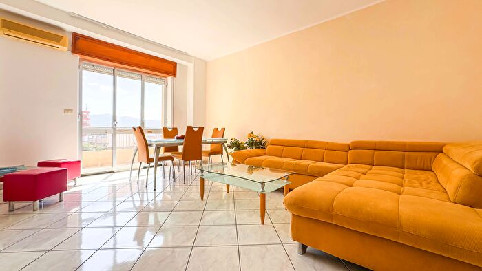 Appartamento trilocale in vendita in Piazza Rinascita, Carbonia