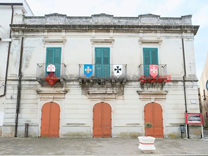 Casa con 6 locali in vendita in Corso Principe Umberto, Montalbano Elicona
