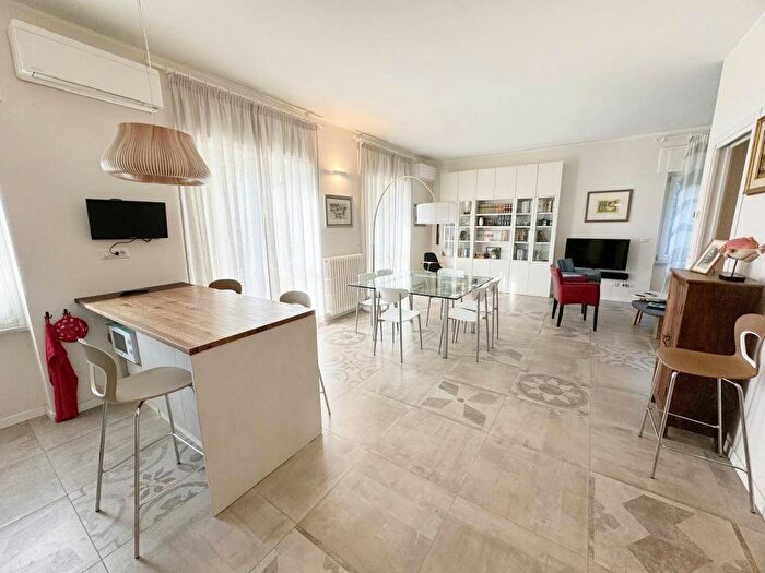 Appartamento trilocale in affitto in Via Neghelli, Fenarina Via Neghelli Collina di Ponente, Alassio