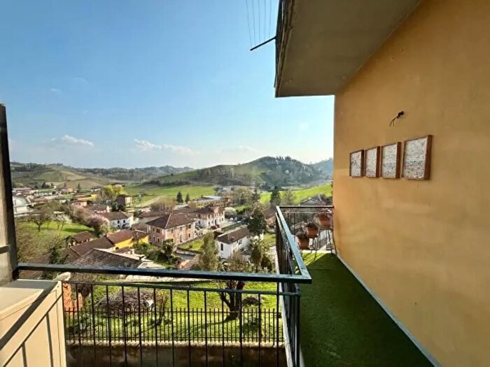 Appartamento trilocale in affitto in Via Italo Aresca, Mombercelli