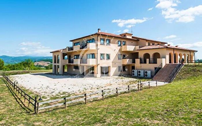 Casa con 6 locali in vendita in Manciano