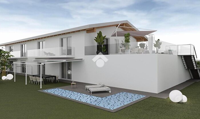 Appartamento quadrilocale in vendita in Via Luigi Pirandello, Cermenate