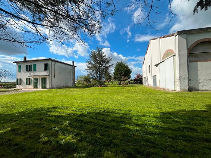 Casa con 9 locali in vendita in Riva del Po