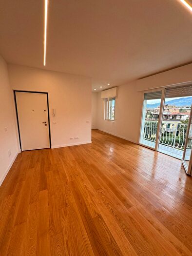 Appartamento trilocale in vendita in Massa