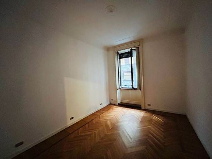 Appartamento trilocale in affitto in Via Giovanni Omboni, Morgagni, Milano