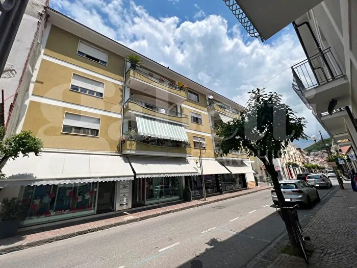 Appartamento con 5 locali in vendita in Via Dogana, Amantea