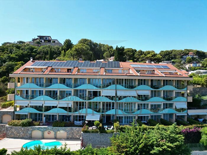 Appartamento trilocale in vendita in Via Privata Bellavista, Vallecrosia