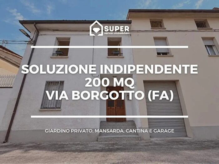 Casa con 6 locali in vendita in Via Borgotto, Faenza