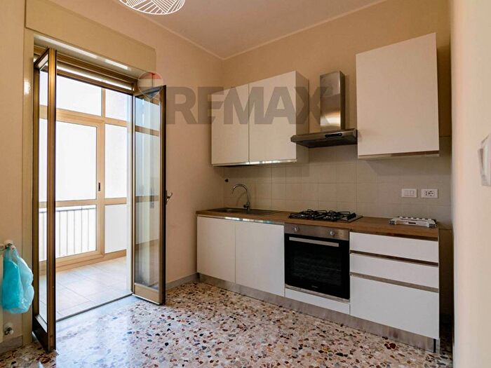 Appartamento trilocale in affitto in Via Antonio Santangelo Fulci, Province Veneto, Catania