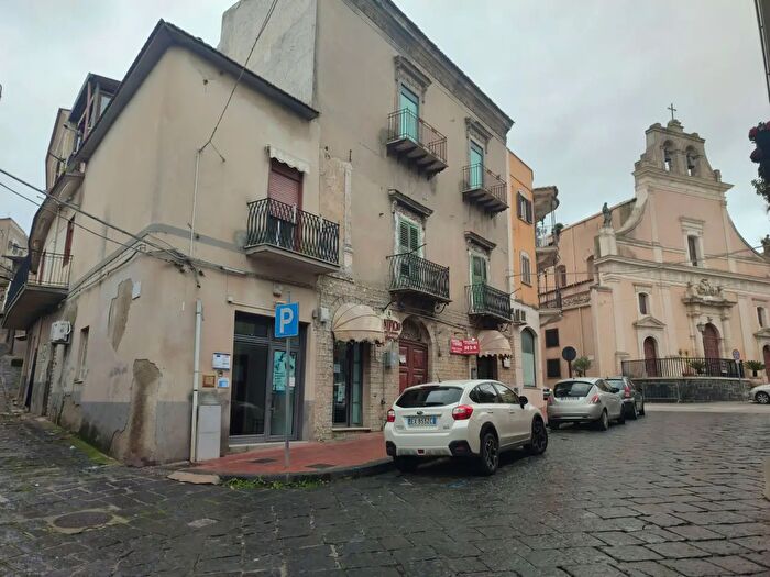 Appartamento con 5 locali in vendita in Via Garibaldi, San Cataldo