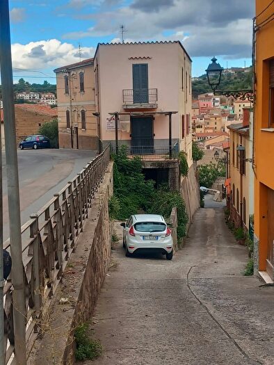 Casa con 8 locali in vendita in Via Roma, Ozieri