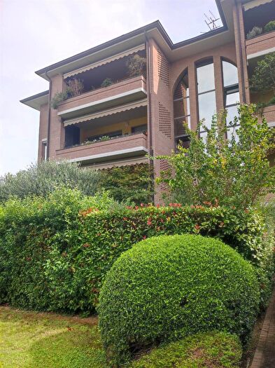 Appartamento con 7 locali in vendita in Parma