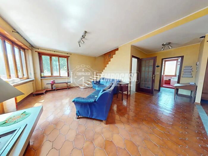 Appartamento con 9 locali in vendita in Via Gorizia, Volpiano