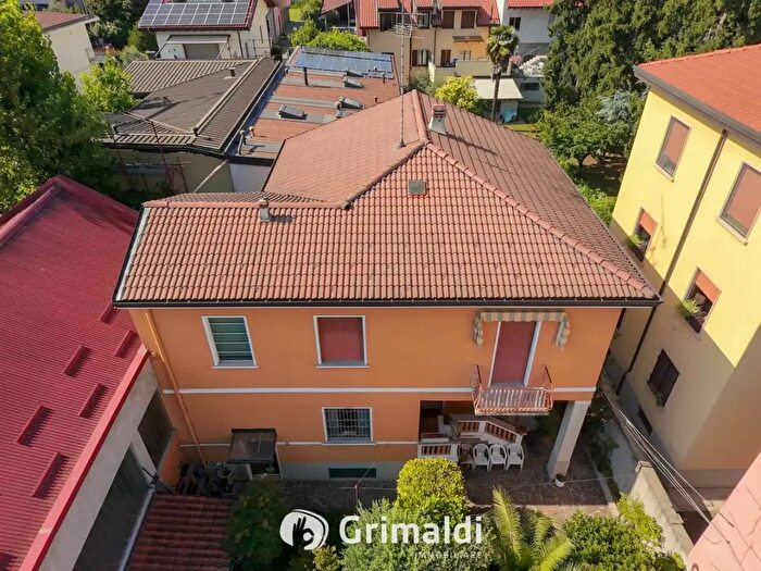 Appartamento trilocale in vendita in Via Monte Grappa, Vedano Al Lambro