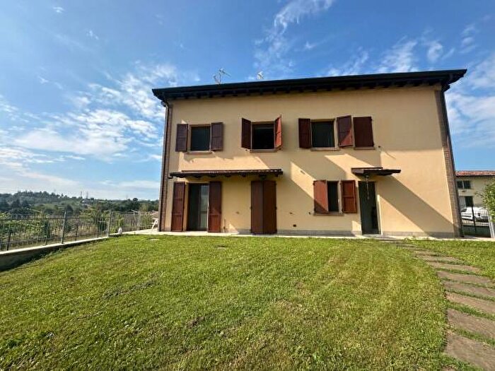Casa con 5 locali in vendita in Vignola