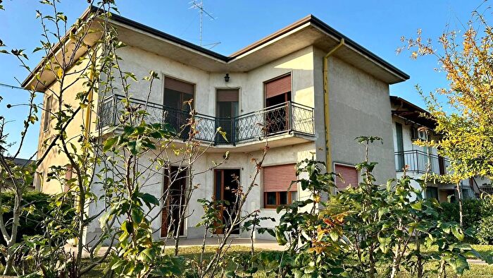 Casa con 6 locali in vendita in Corso Giovanni Josti Mortara, Mortara