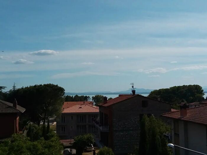 Appartamento quadrilocale in vendita in Via M Lucertini, Passignano Sul Trasimeno