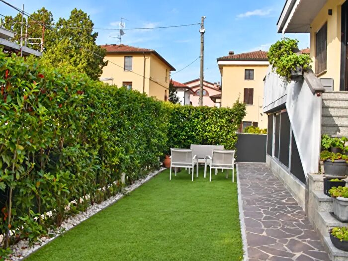 Appartamento con 5 locali in vendita in Strada Pilastrello, Parma
