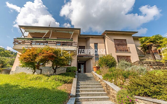 Casa con 10 locali in vendita in Via Cavaghi, Foresto Sparso