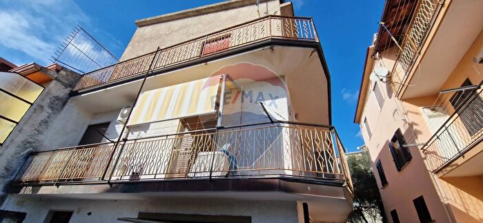 Casa con 9 locali in vendita in Castelforte