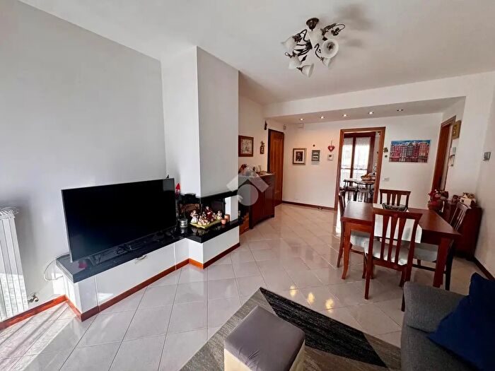 Appartamento trilocale in vendita in Via C Battisti, Mirano