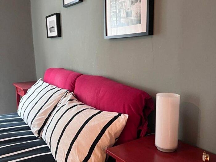 Appartamento trilocale in affitto in Via Cesare da Sesto, Corso Genova, Milano