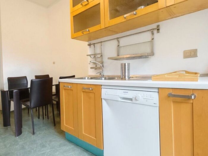 Appartamento trilocale in affitto in Via Francesco Sforza, Borgogna Largo Augusto, Milano