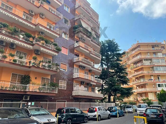 Appartamento trilocale in vendita in Napoli