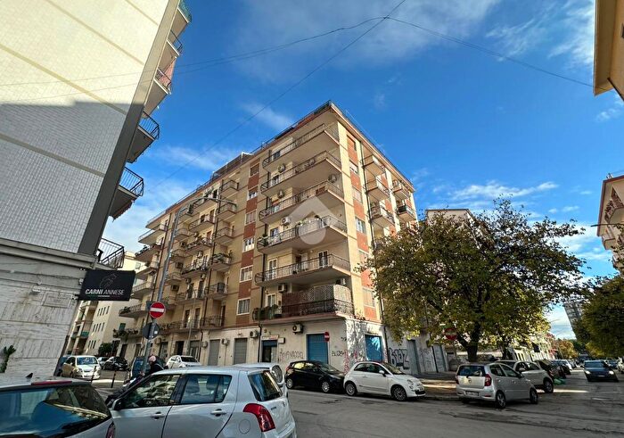 Appartamento con 5 locali in vendita in Via Matteo Luigi Guerrieri, Foggia