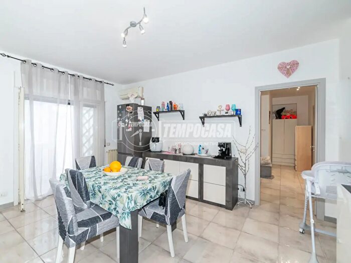 Appartamento bilocale in vendita in Via IV Novembre, Camporotondo Etneo