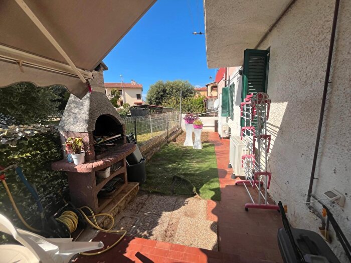 Appartamento con 6 locali in vendita in Campiglia Marittima